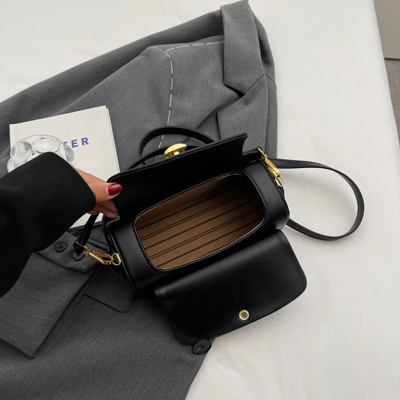 Bolsa Feminina Pequena Box – Design Moderno e Minimalista