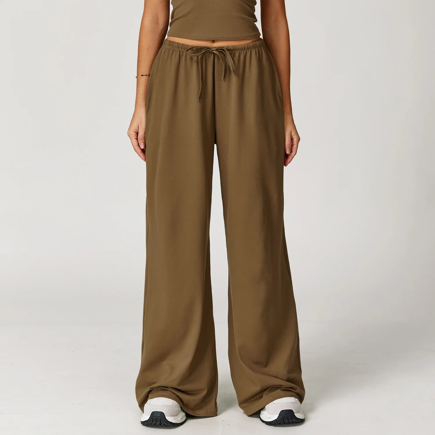 Flowy trousers with an elasticated waist