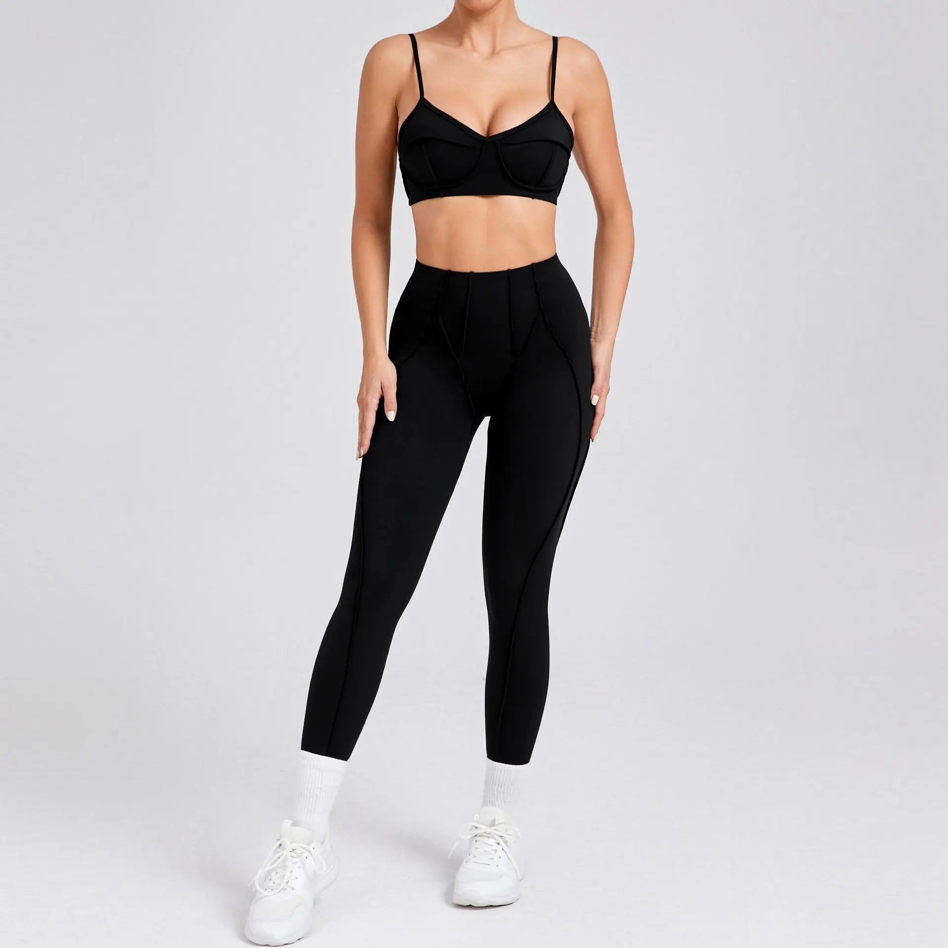 Conjunto desportivo com costuras contrastantes NI NSPIRE
