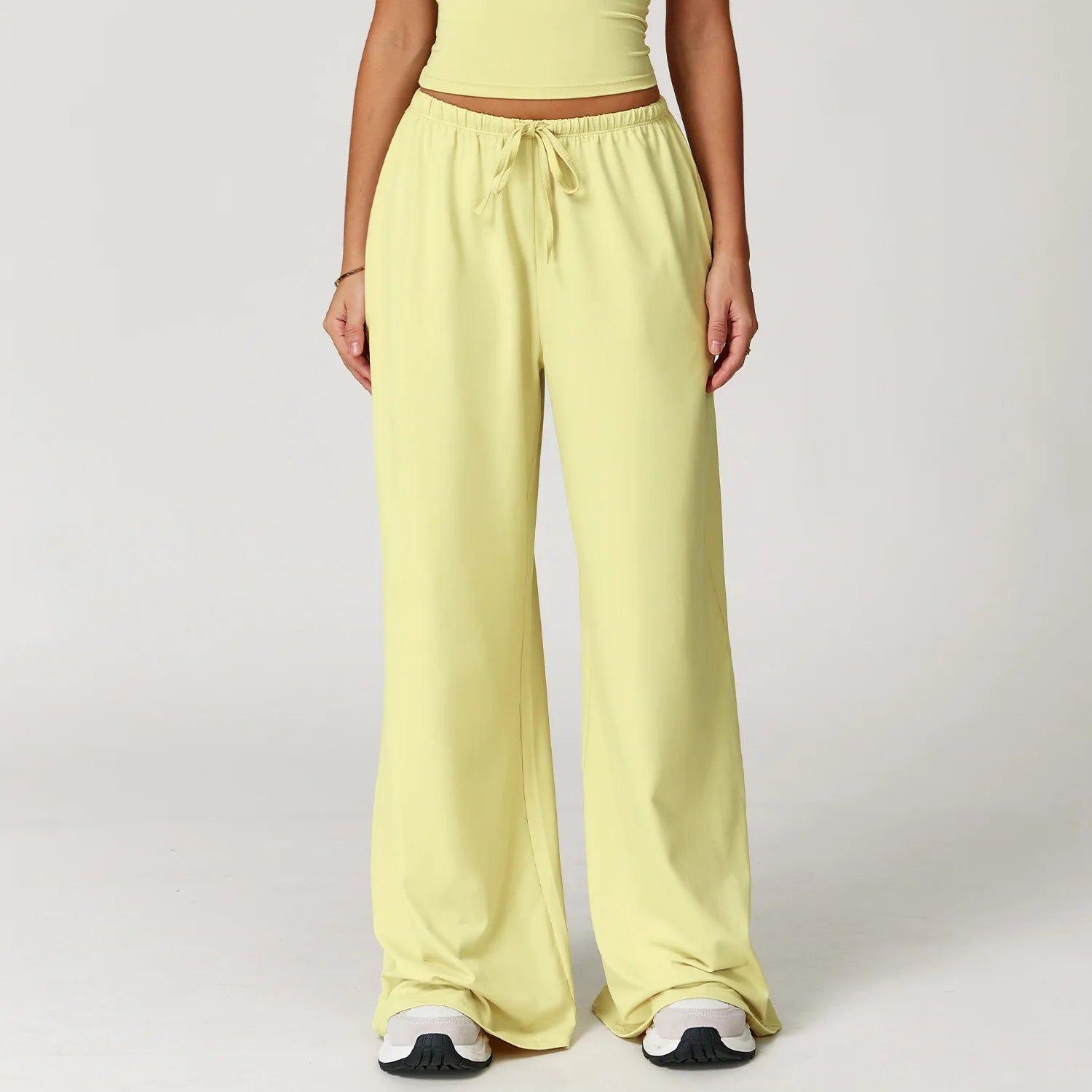 Flowy trousers with an elasticated waist