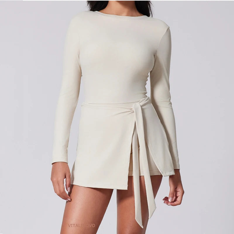 Vestido com sobreposição e laço
