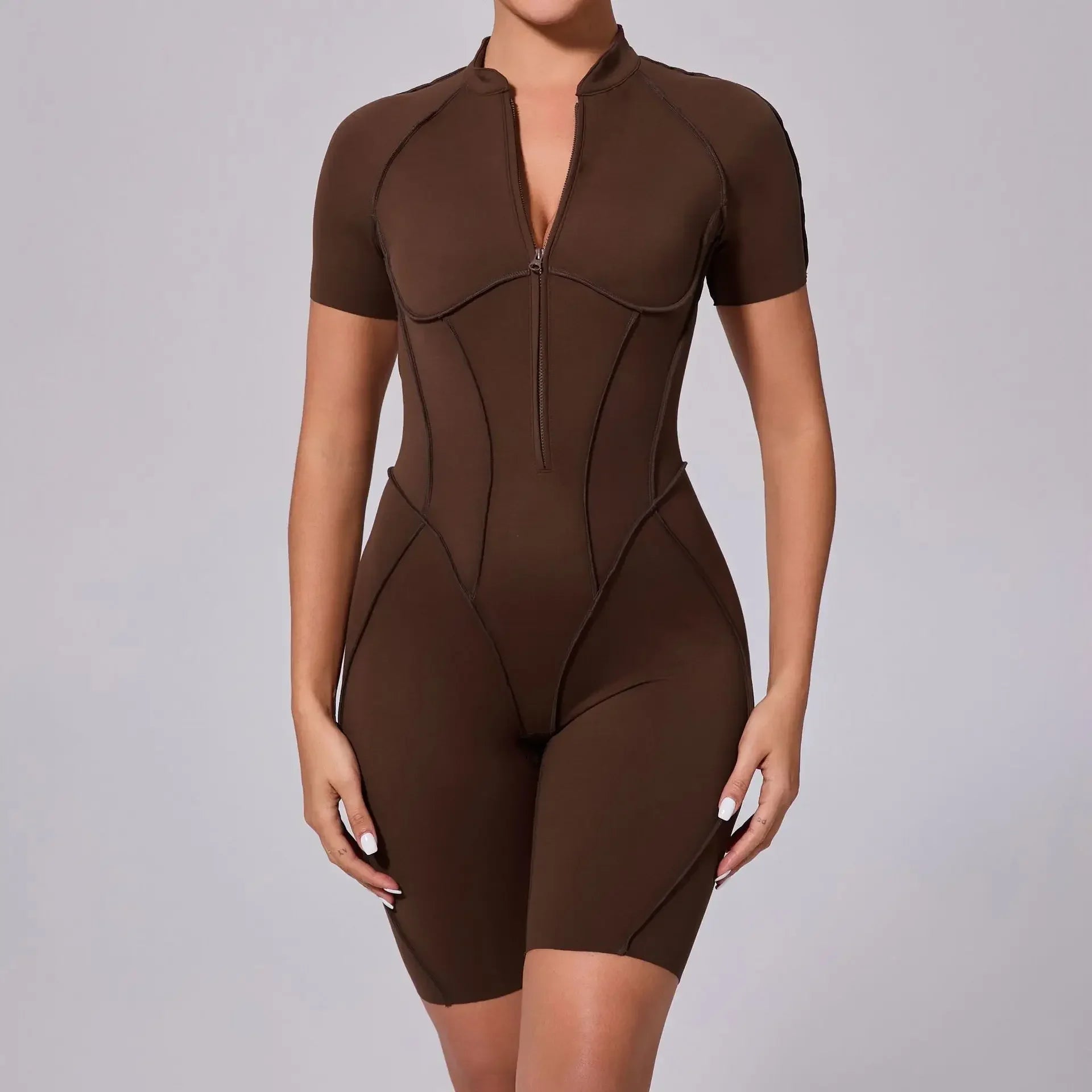 Macacão Midi Desportivo com costuras contrastantes