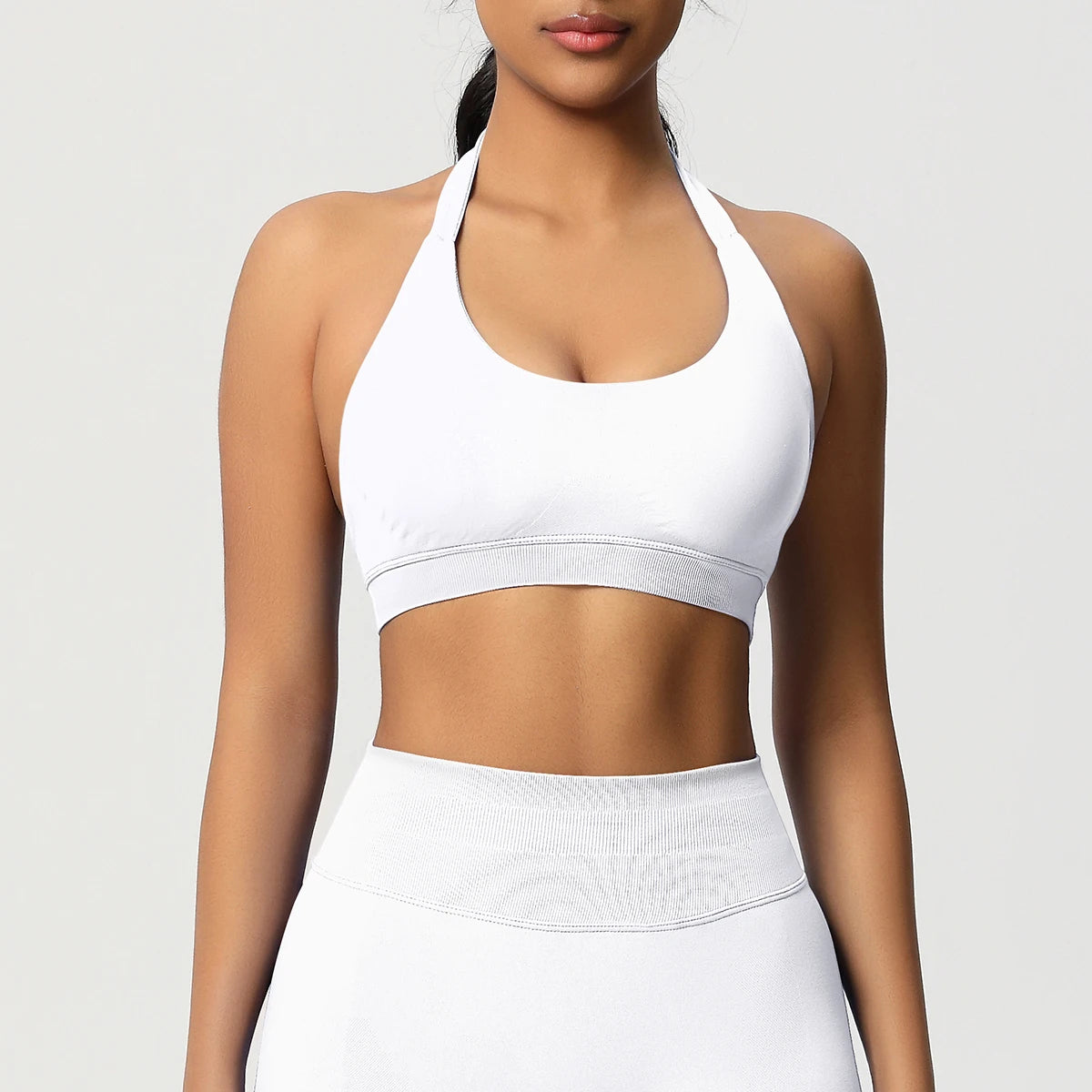Top desportivo halter com costas abertas